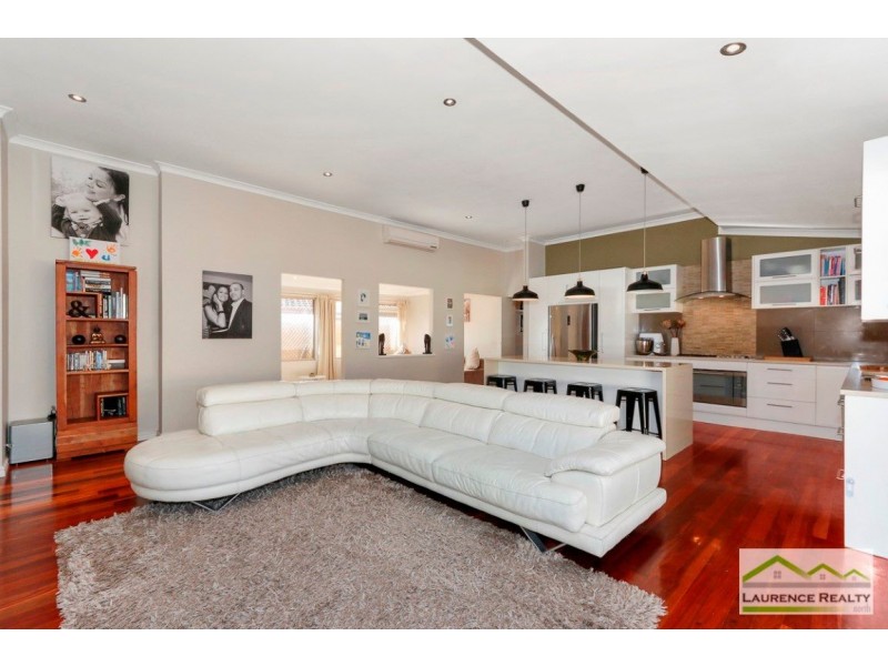 33 Rothesay Heights, Mindarie WA 6030