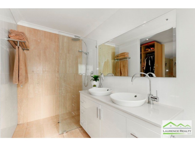 33 Rothesay Heights, Mindarie WA 6030