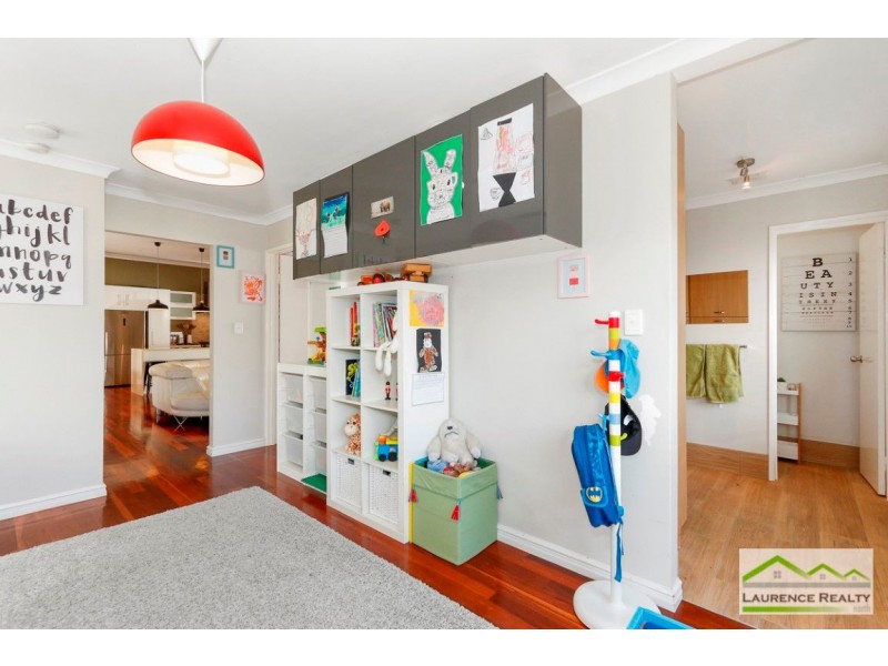 33 Rothesay Heights, Mindarie WA 6030