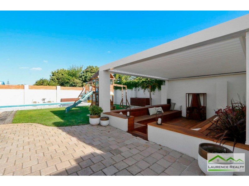 33 Rothesay Heights, Mindarie WA 6030