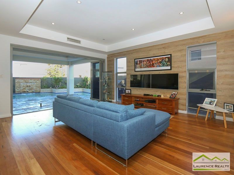 23 Swansea Promenade, Mindarie WA 6030