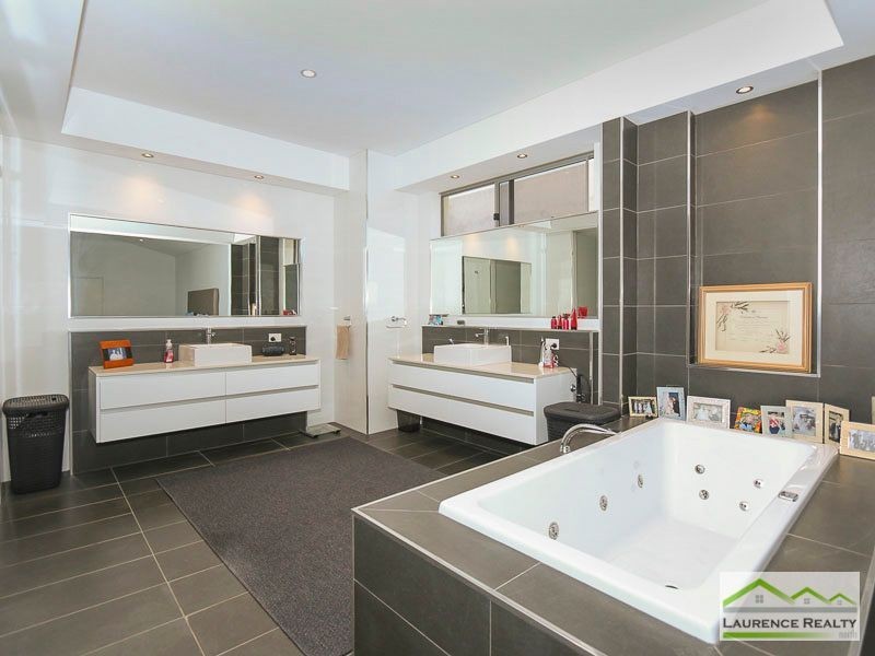 23 Swansea Promenade, Mindarie WA 6030