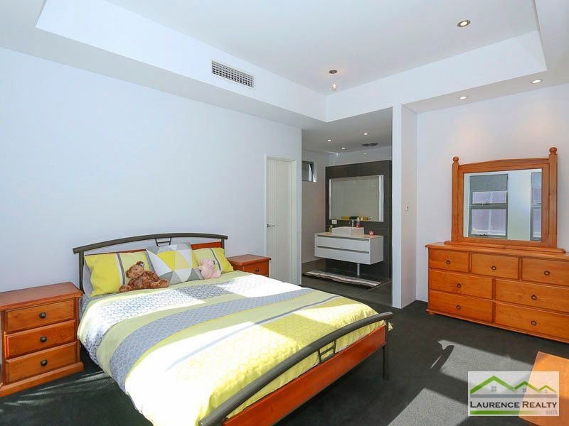 23 Swansea Promenade, Mindarie WA 6030