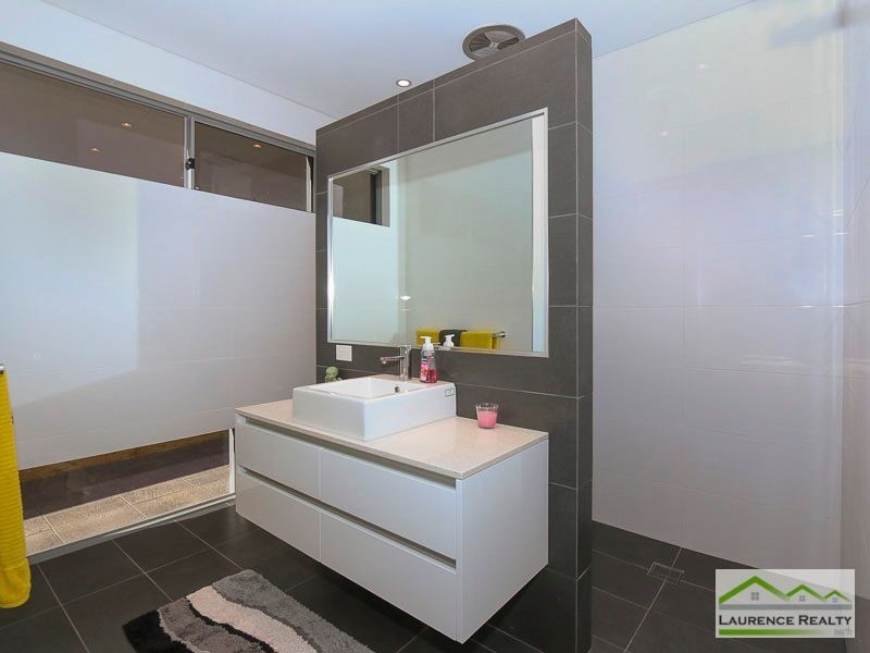 23 Swansea Promenade, Mindarie WA 6030