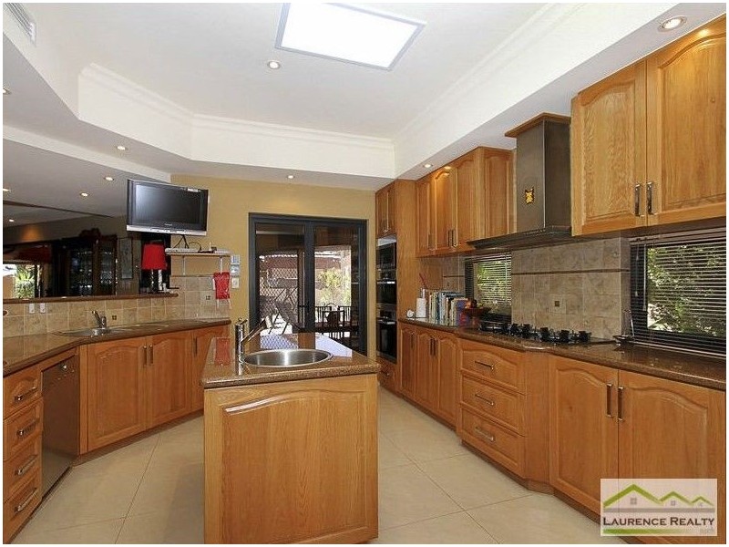 5 Bari Place, Mindarie WA 6030