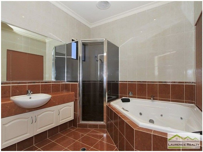 5 Bari Place, Mindarie WA 6030