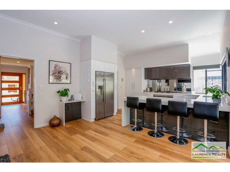 10 Lena Pass, Mindarie WA 6030