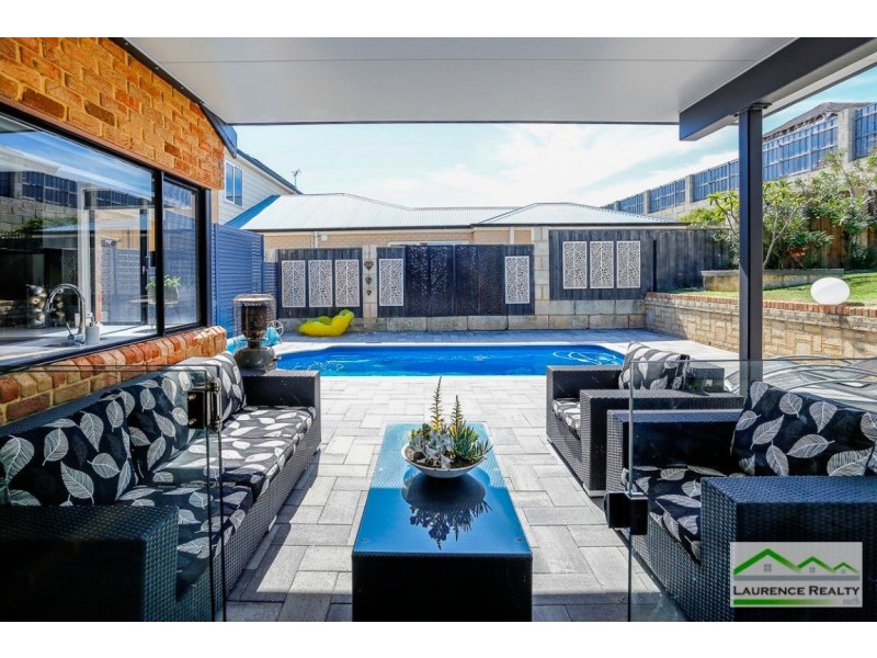 10 Lena Pass, Mindarie WA 6030