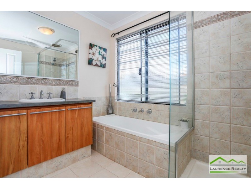 10 Lena Pass, Mindarie WA 6030