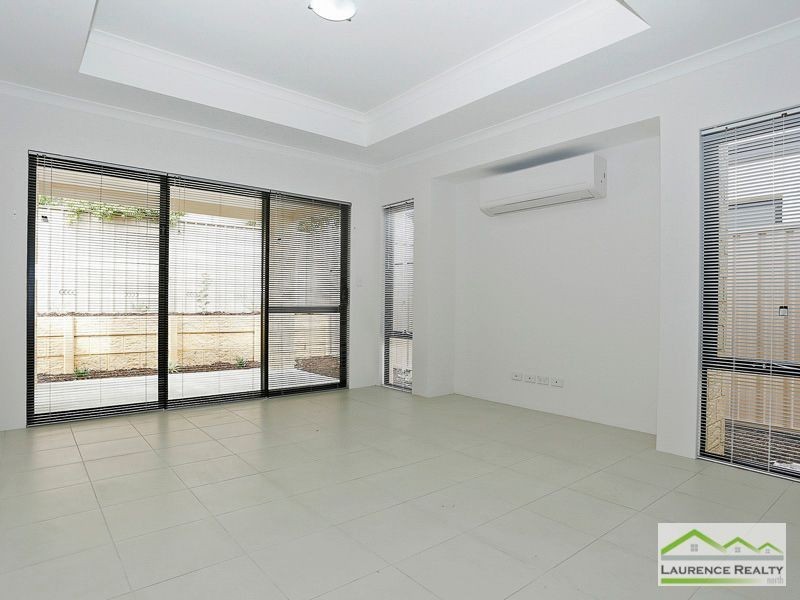 13/2 Fowey Loop, Mindarie WA 6030