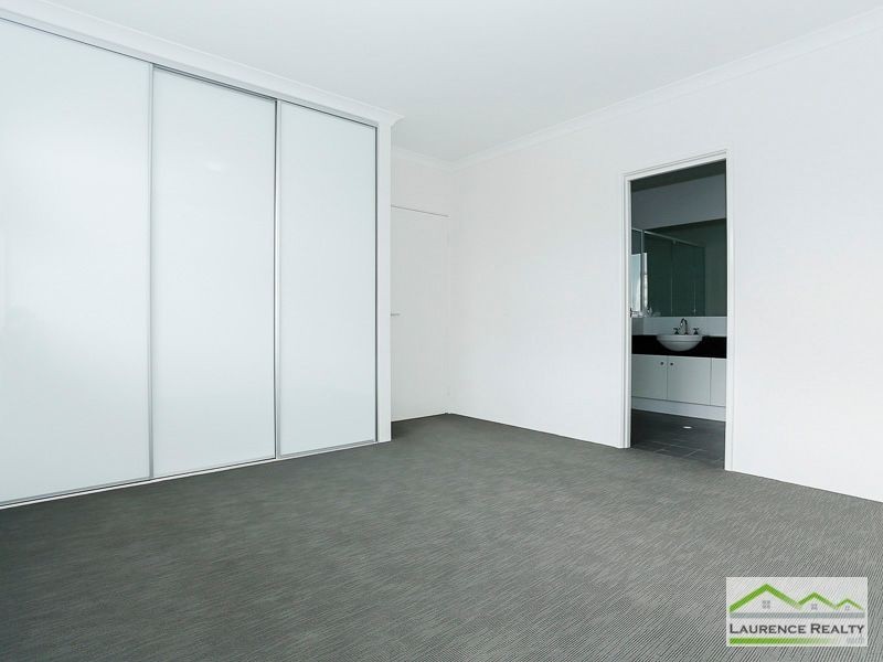 13/2 Fowey Loop, Mindarie WA 6030