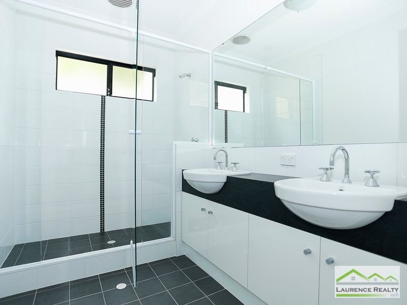 13/2 Fowey Loop, Mindarie WA 6030