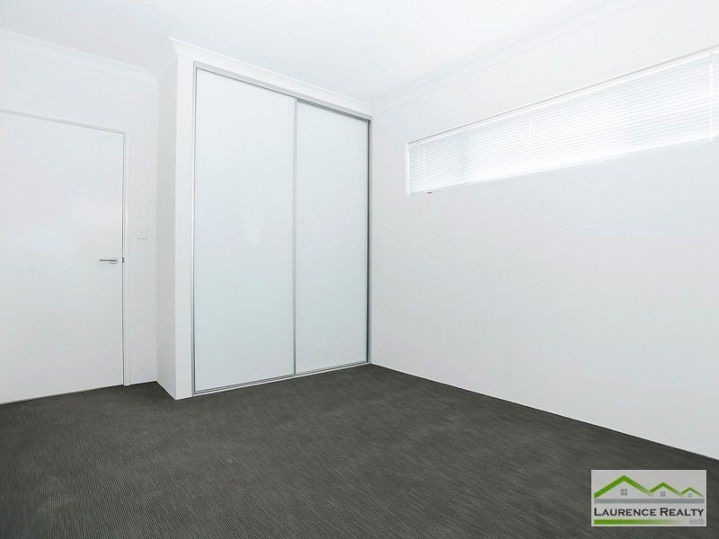 13/2 Fowey Loop, Mindarie WA 6030