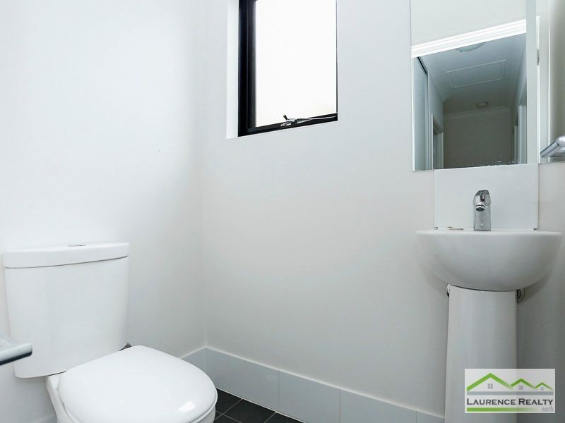 13/2 Fowey Loop, Mindarie WA 6030