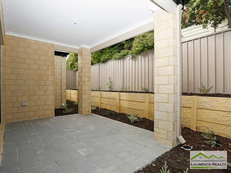 13/2 Fowey Loop, Mindarie WA 6030