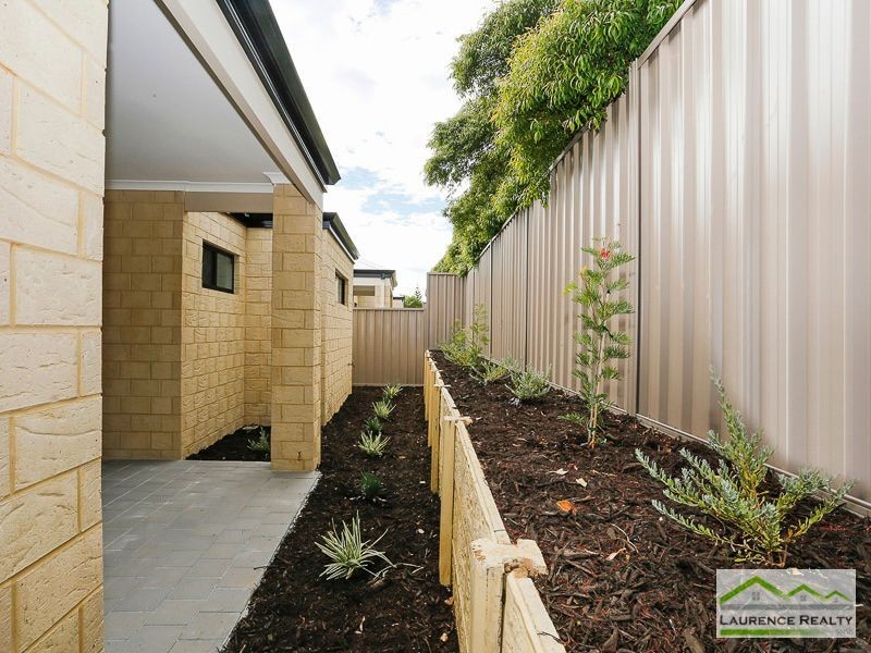 13/2 Fowey Loop, Mindarie WA 6030