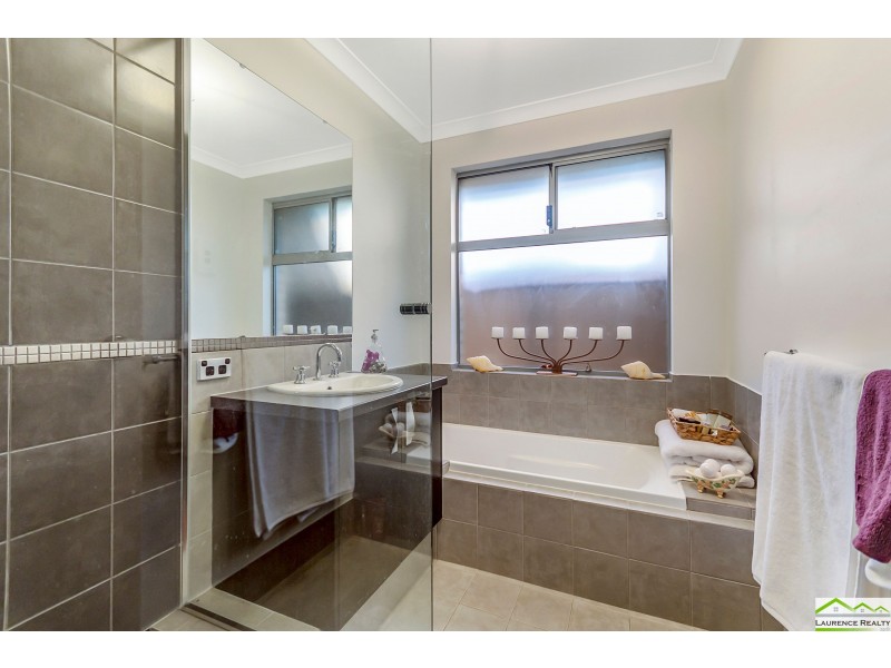 15 Grampians Loop, Yanchep WA 6035