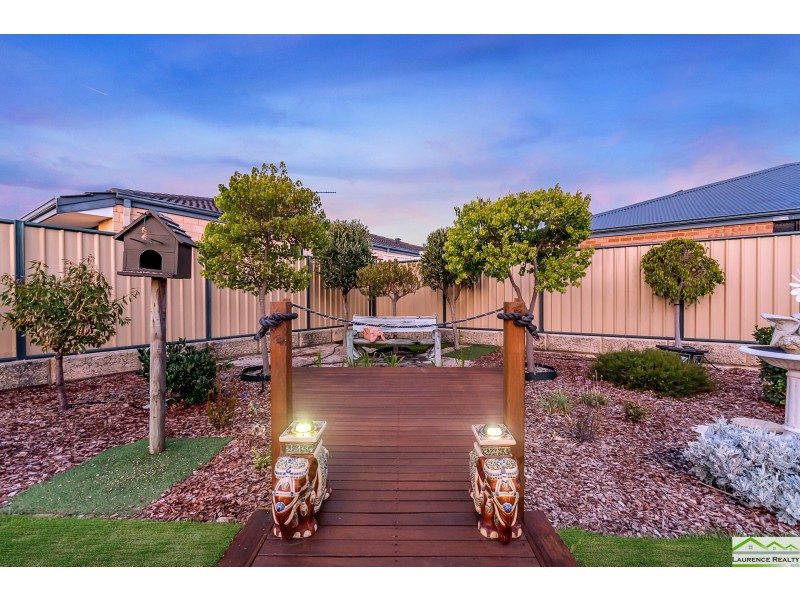 15 Grampians Loop, Yanchep WA 6035