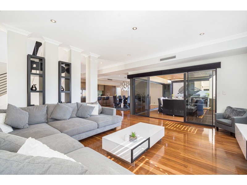 2 Itea Place, Mindarie WA 6030