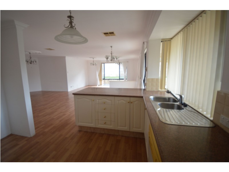 17 Antibes Court, Mindarie WA 6030