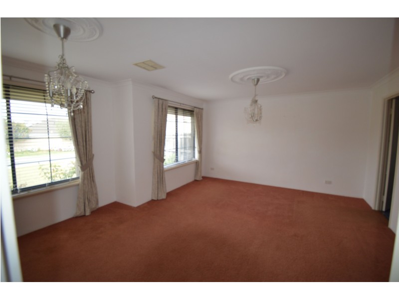 17 Antibes Court, Mindarie WA 6030