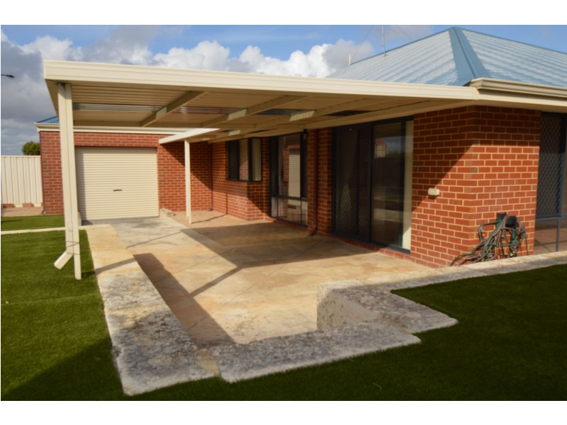 17 Antibes Court, Mindarie WA 6030