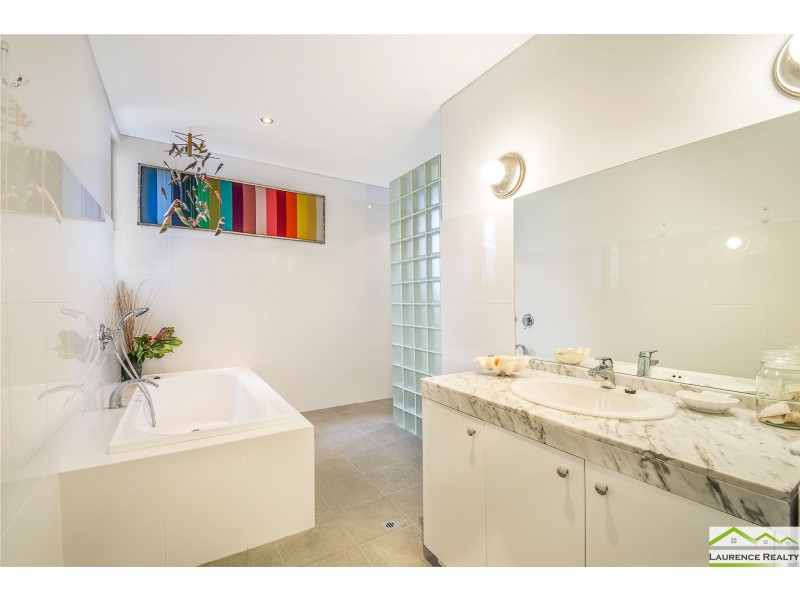 30 Mariners View, Mindarie WA 6030