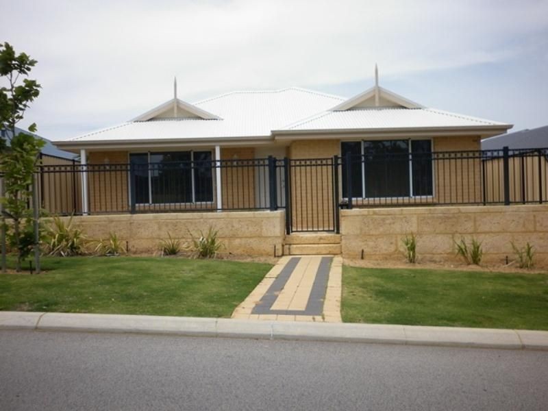 11 Las Ramblas Circle, Clarkson WA 6030