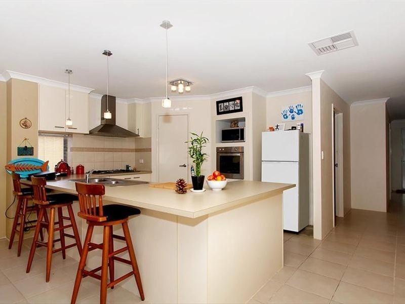 11 Las Ramblas Circle, Clarkson WA 6030