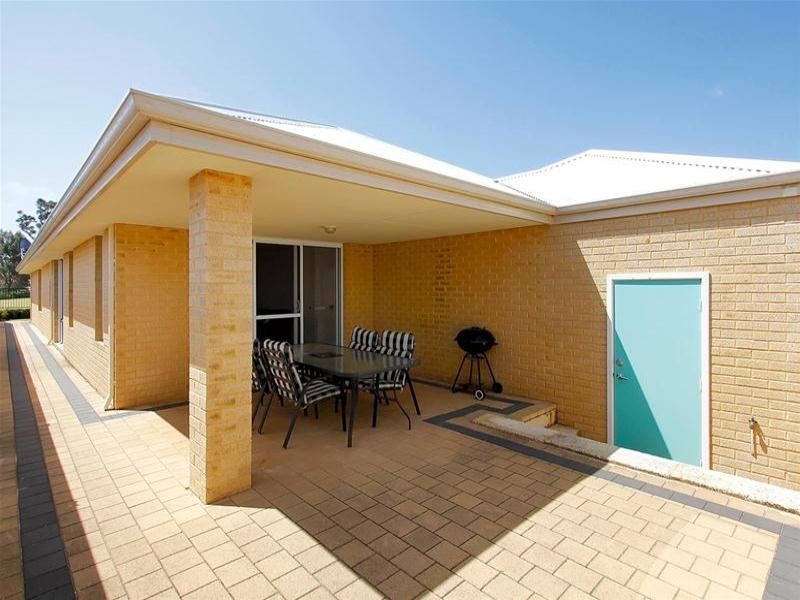 11 Las Ramblas Circle, Clarkson WA 6030