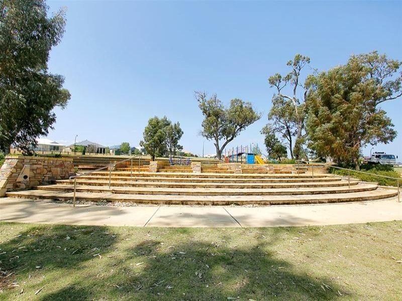 11 Las Ramblas Circle, Clarkson WA 6030
