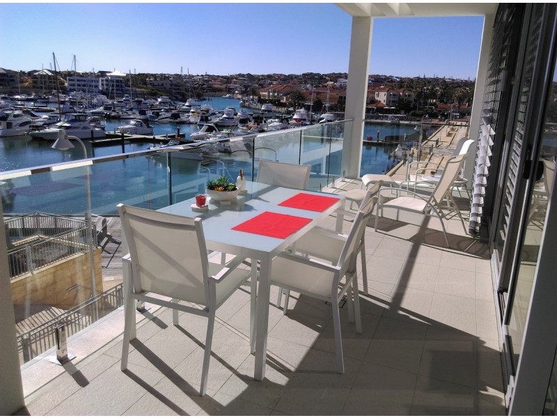 204/1 Bristol Lane, Mindarie WA 6030