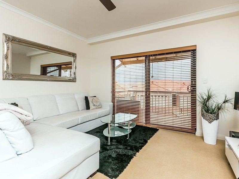 11/14 Itea Place, Mindarie WA 6030