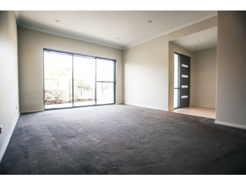 21 Gaudi Way, Clarkson WA 6030