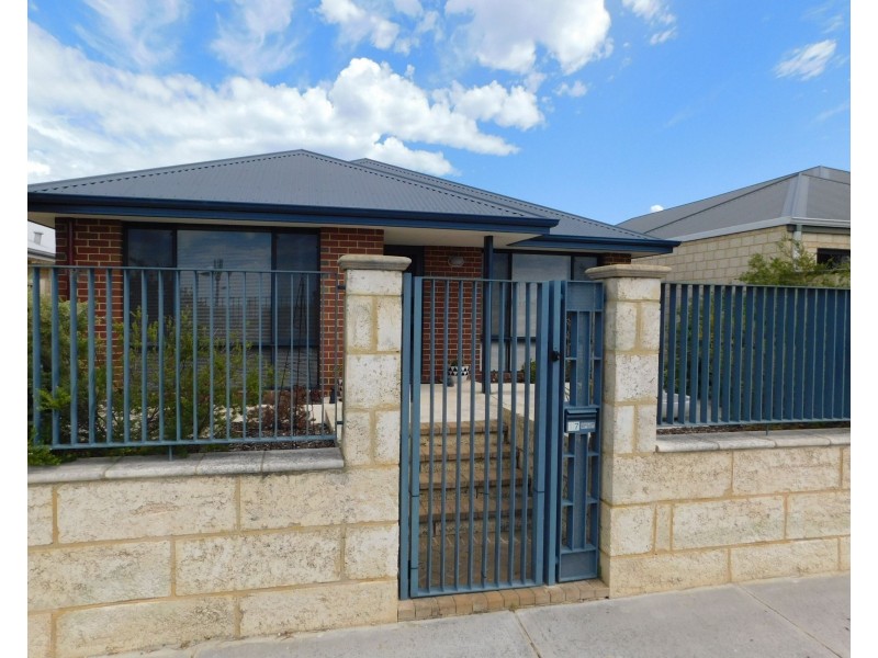 17 Cockleshell Brace, Jindalee WA 6036