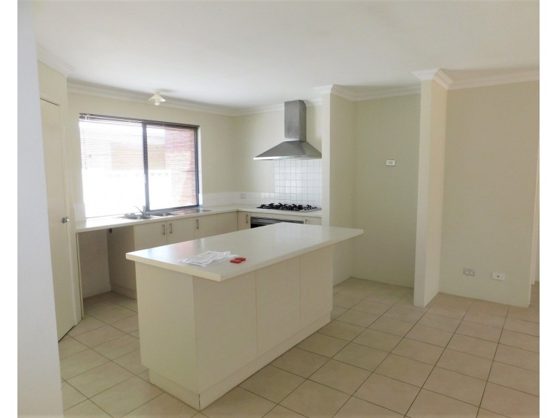 17 Cockleshell Brace, Jindalee WA 6036