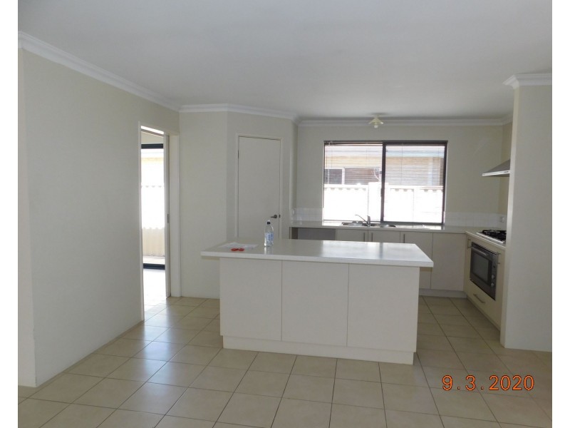 17 Cockleshell Brace, Jindalee WA 6036