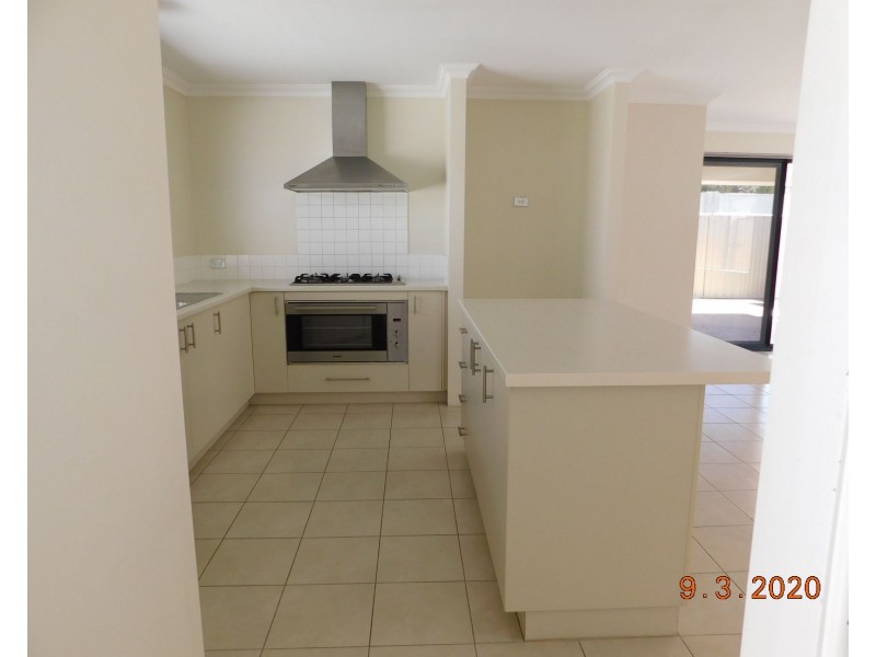 17 Cockleshell Brace, Jindalee WA 6036