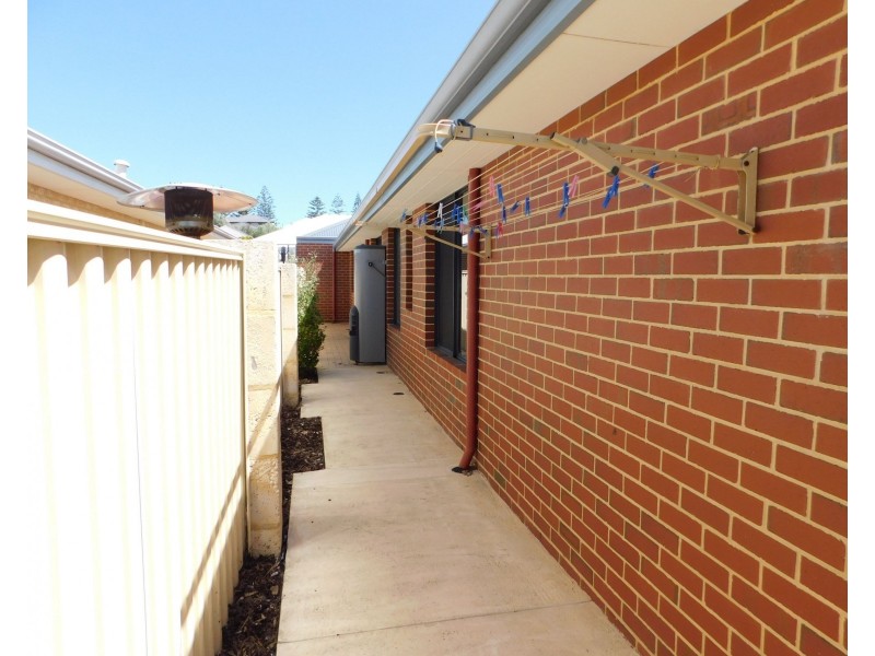 17 Cockleshell Brace, Jindalee WA 6036