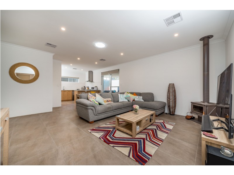 3 Rugosa Lane, Jindalee WA 6036