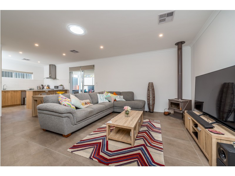 3 Rugosa Lane, Jindalee WA 6036