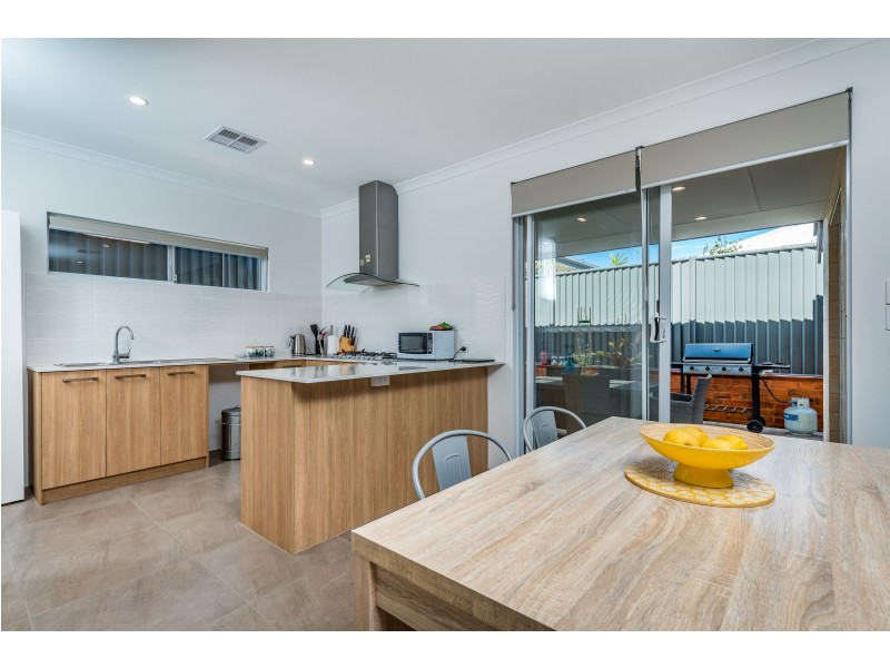 3 Rugosa Lane, Jindalee WA 6036