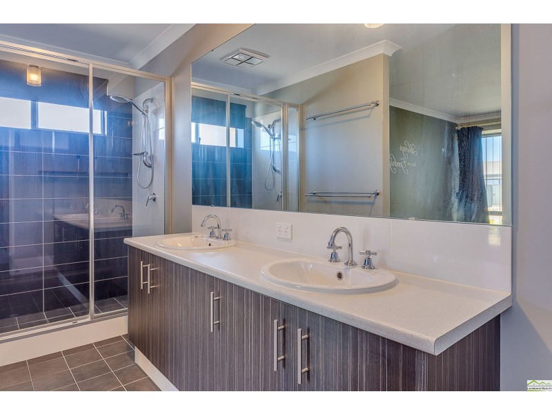 5 Brassie Terrace, Yanchep WA 6035