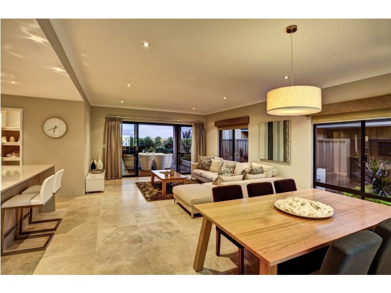 25 Newmarket Parade, Butler WA 6036