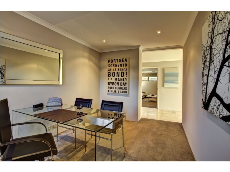 25 Newmarket Parade, Butler WA 6036