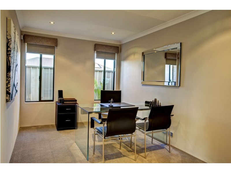 25 Newmarket Parade, Butler WA 6036