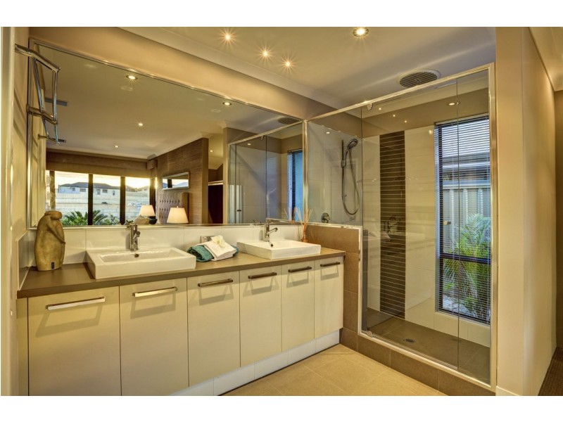 25 Newmarket Parade, Butler WA 6036