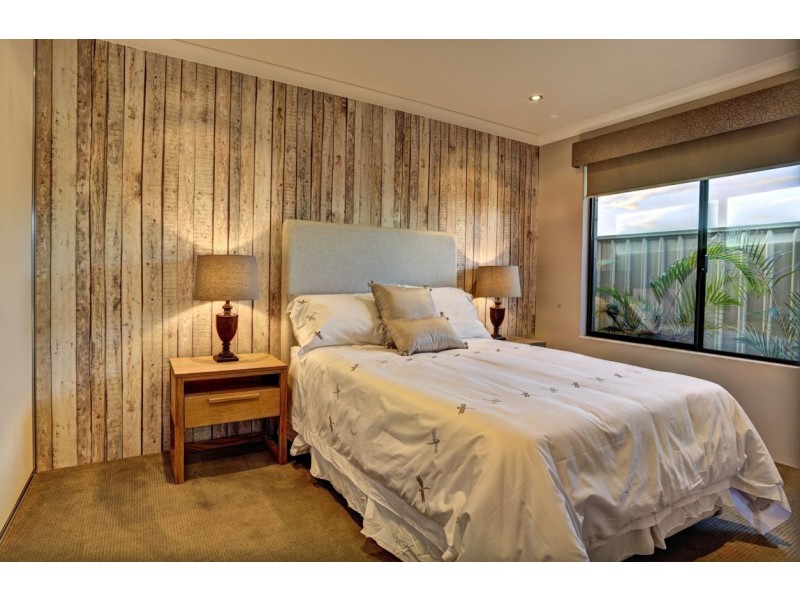 25 Newmarket Parade, Butler WA 6036