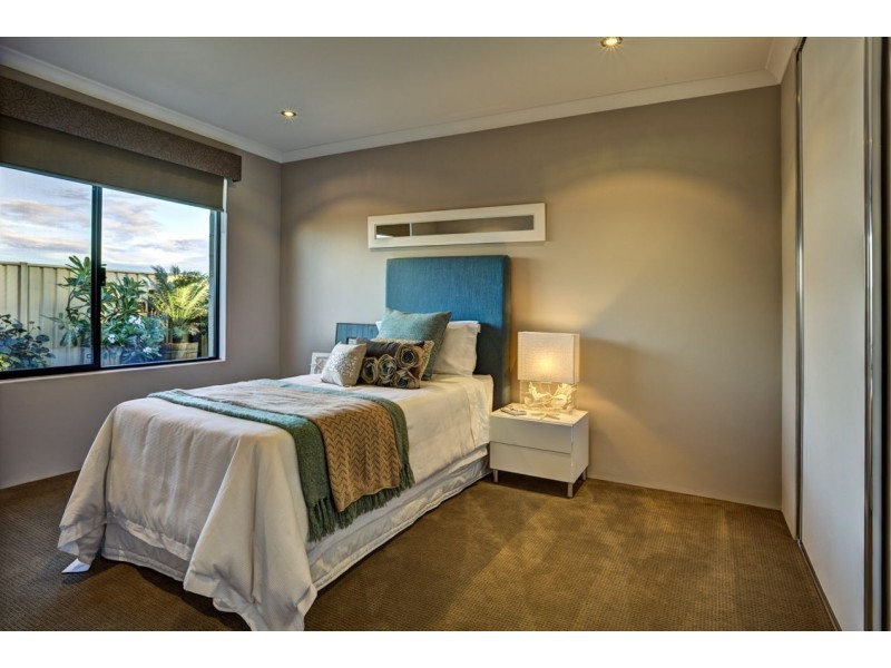 25 Newmarket Parade, Butler WA 6036