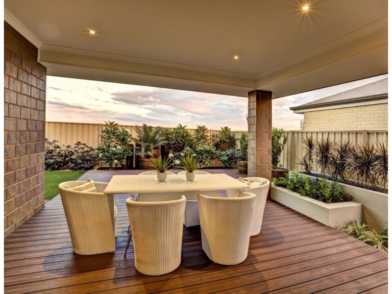 25 Newmarket Parade, Butler WA 6036